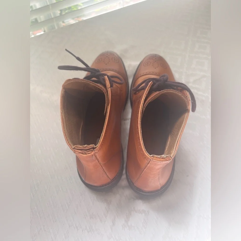 SAKS FIFTH AVENUE Men Perforated Leather Boots Cap Toe Size 10